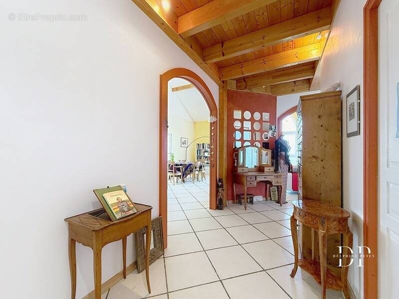 Maison à CRANVES-SALES