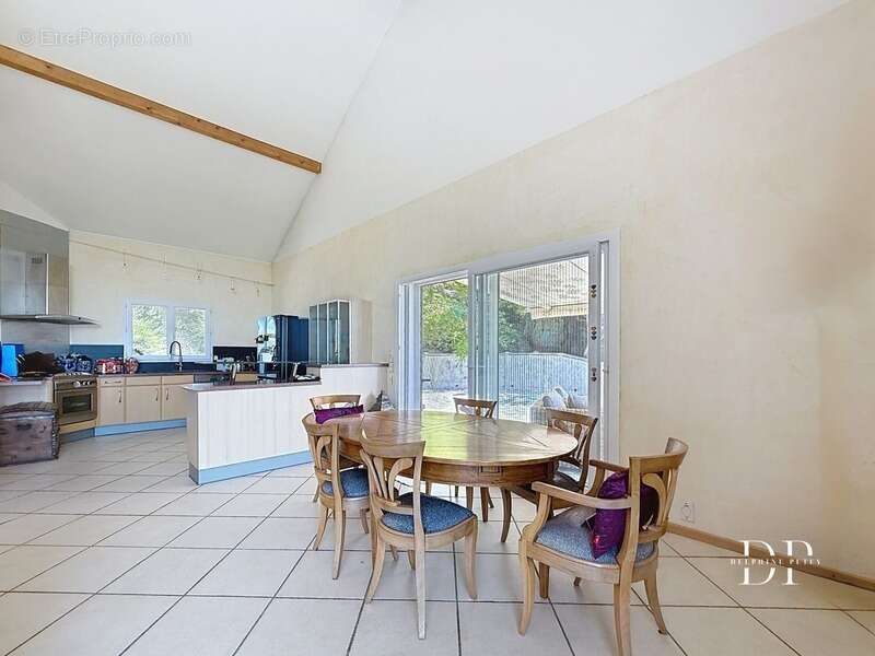 Maison à CRANVES-SALES