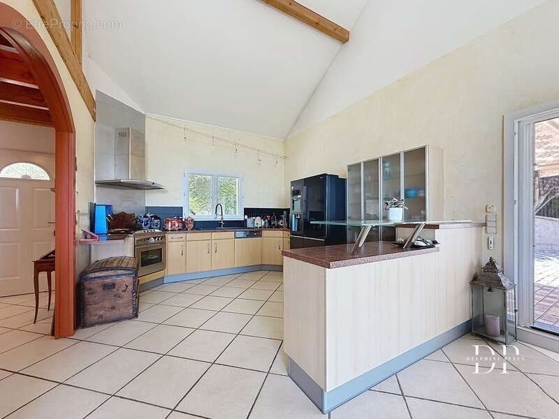 Maison à CRANVES-SALES