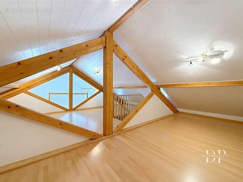 Maison à CRANVES-SALES