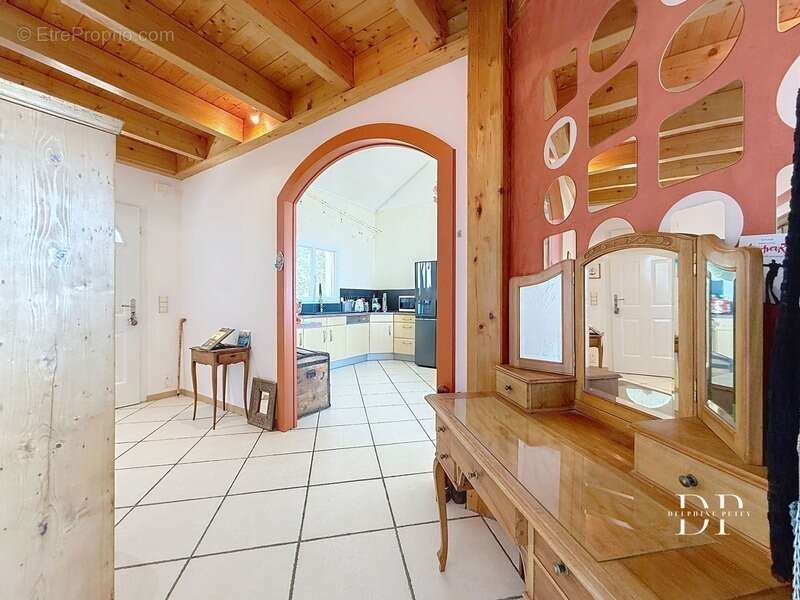 Maison à CRANVES-SALES