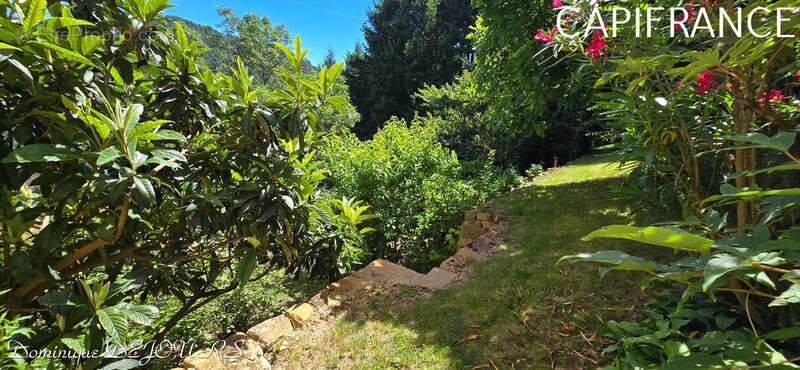 Maison à SAINT-SAUVEUR-DE-MONTAGUT