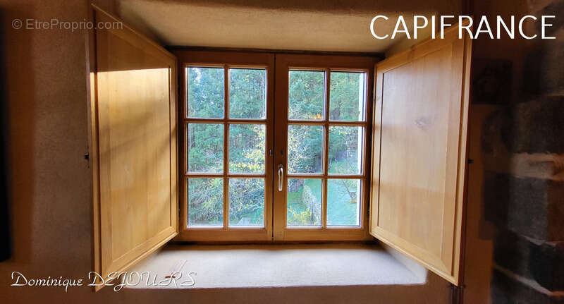 Maison à SAINT-SAUVEUR-DE-MONTAGUT