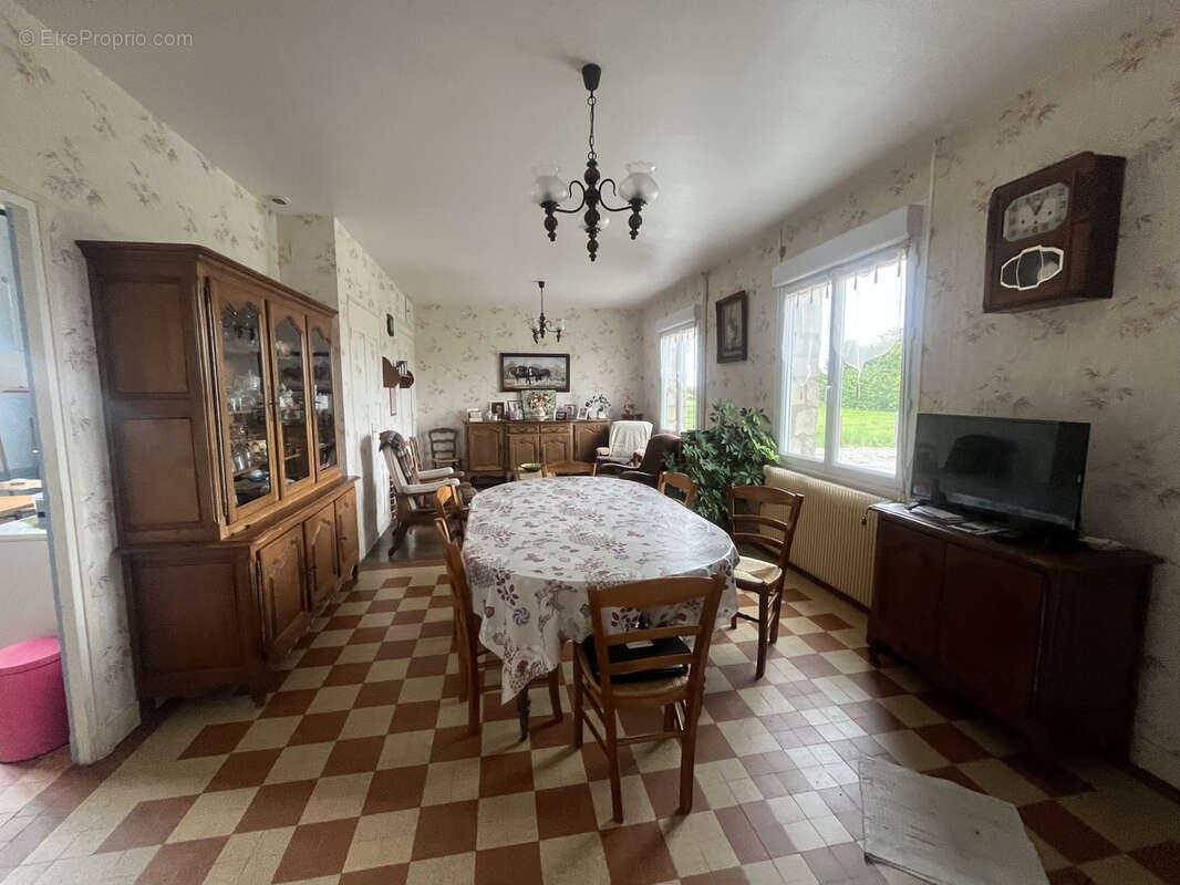 Maison à CAMPNEUSEVILLE