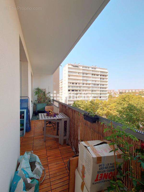 Appartement à LYON-8E