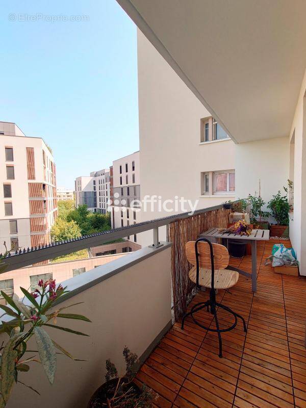 Appartement à LYON-8E