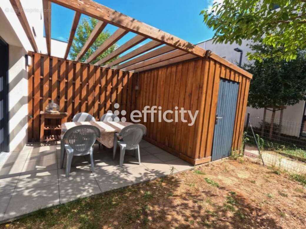 Appartement à MEYZIEU