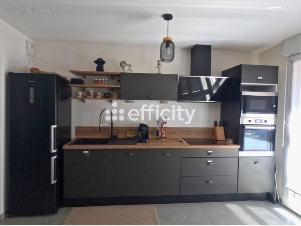 Appartement à MEYZIEU