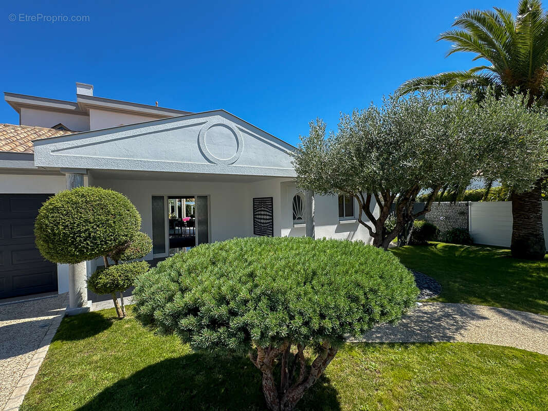 Maison à VAUX-SUR-MER