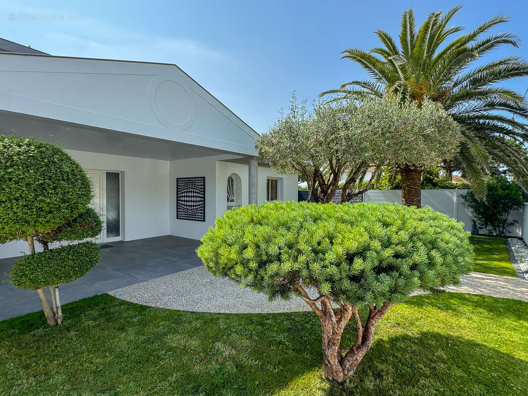 Maison à VAUX-SUR-MER