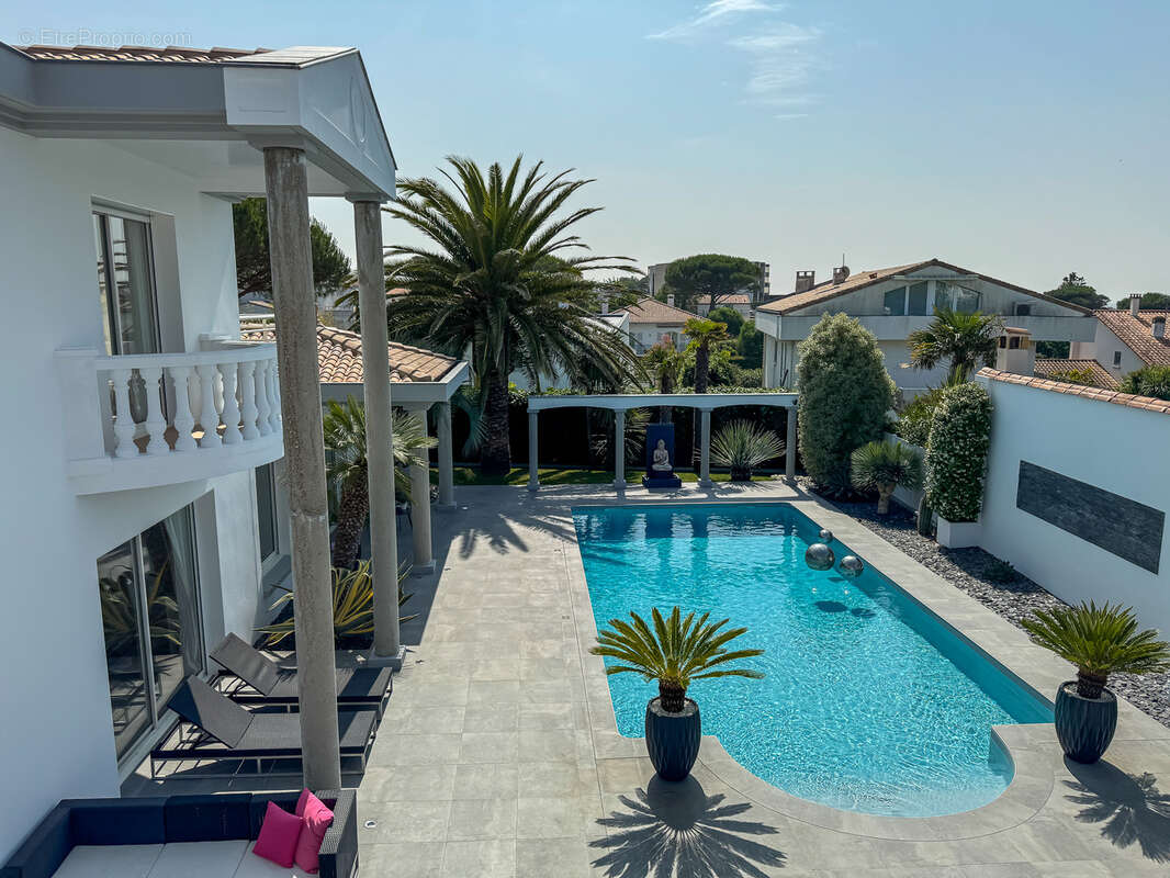 Maison à VAUX-SUR-MER