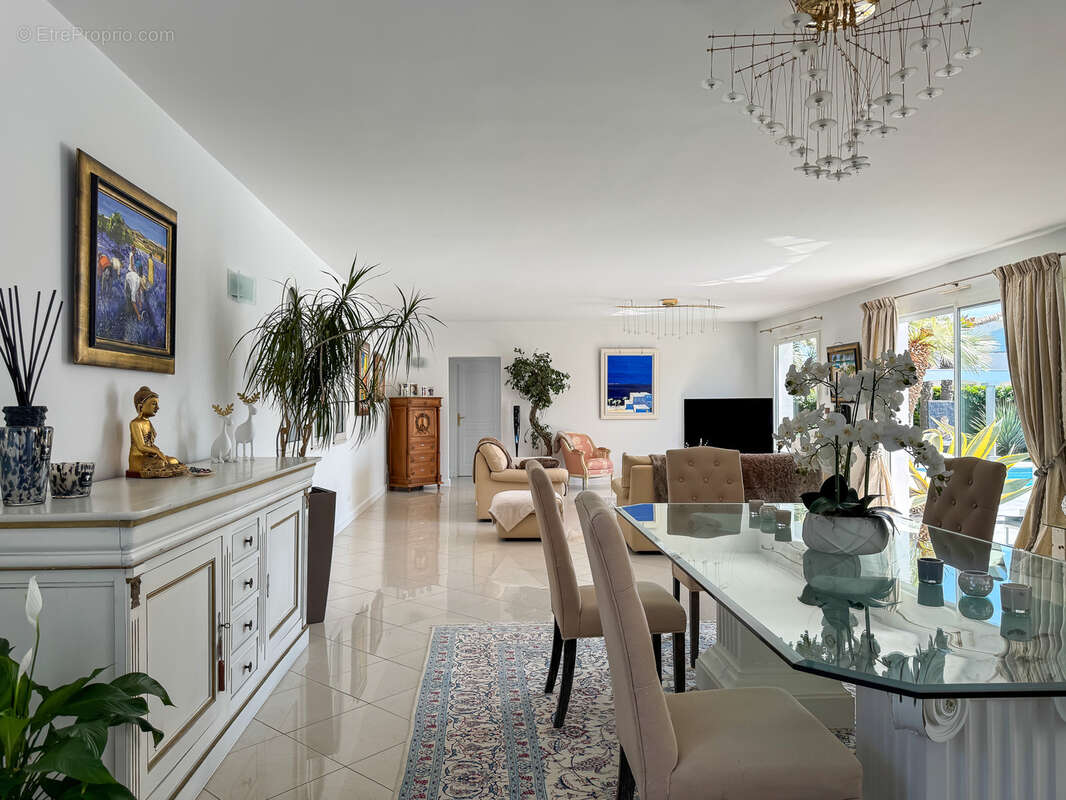 Maison à VAUX-SUR-MER