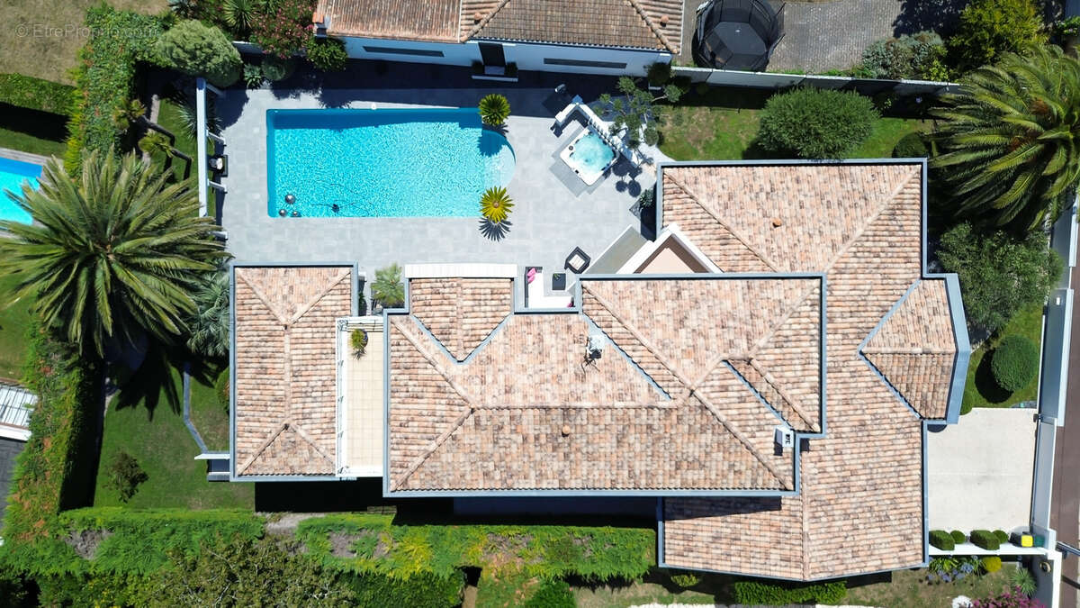 Maison à VAUX-SUR-MER