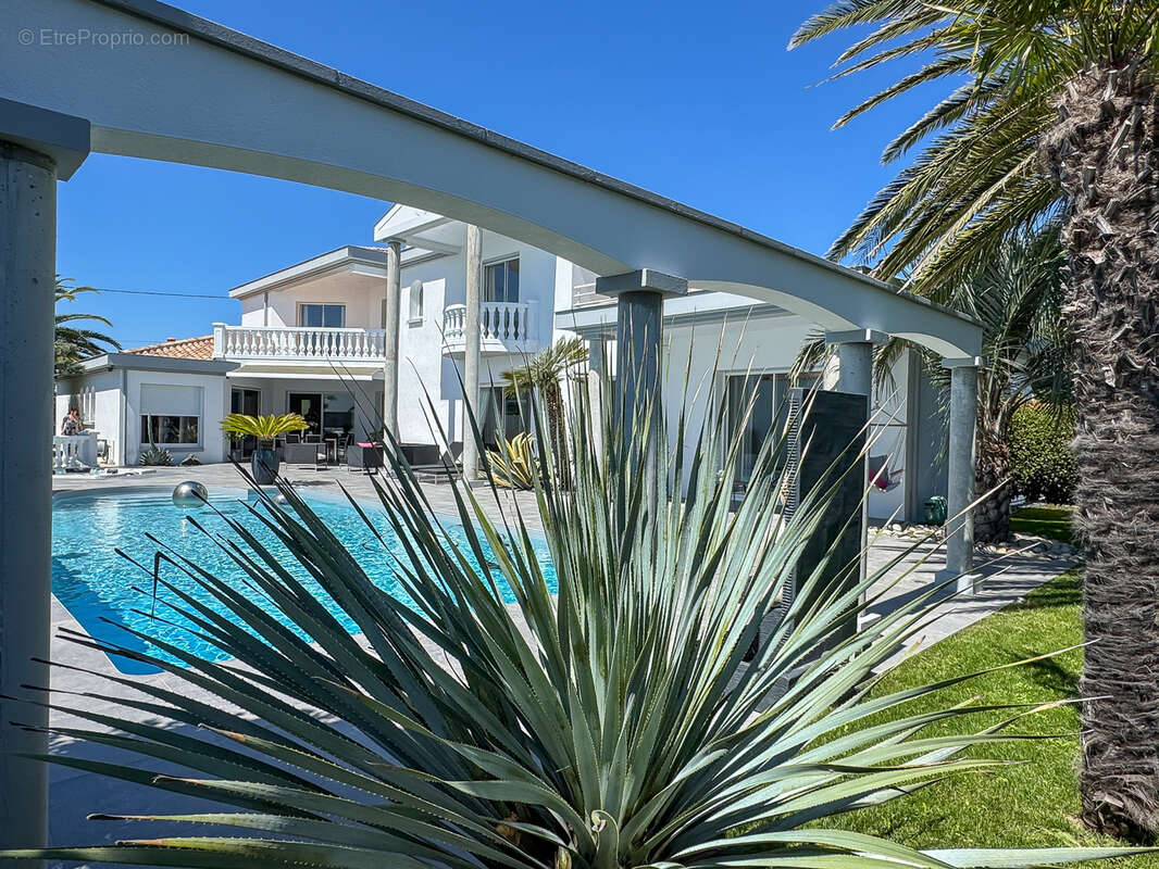 Maison à VAUX-SUR-MER