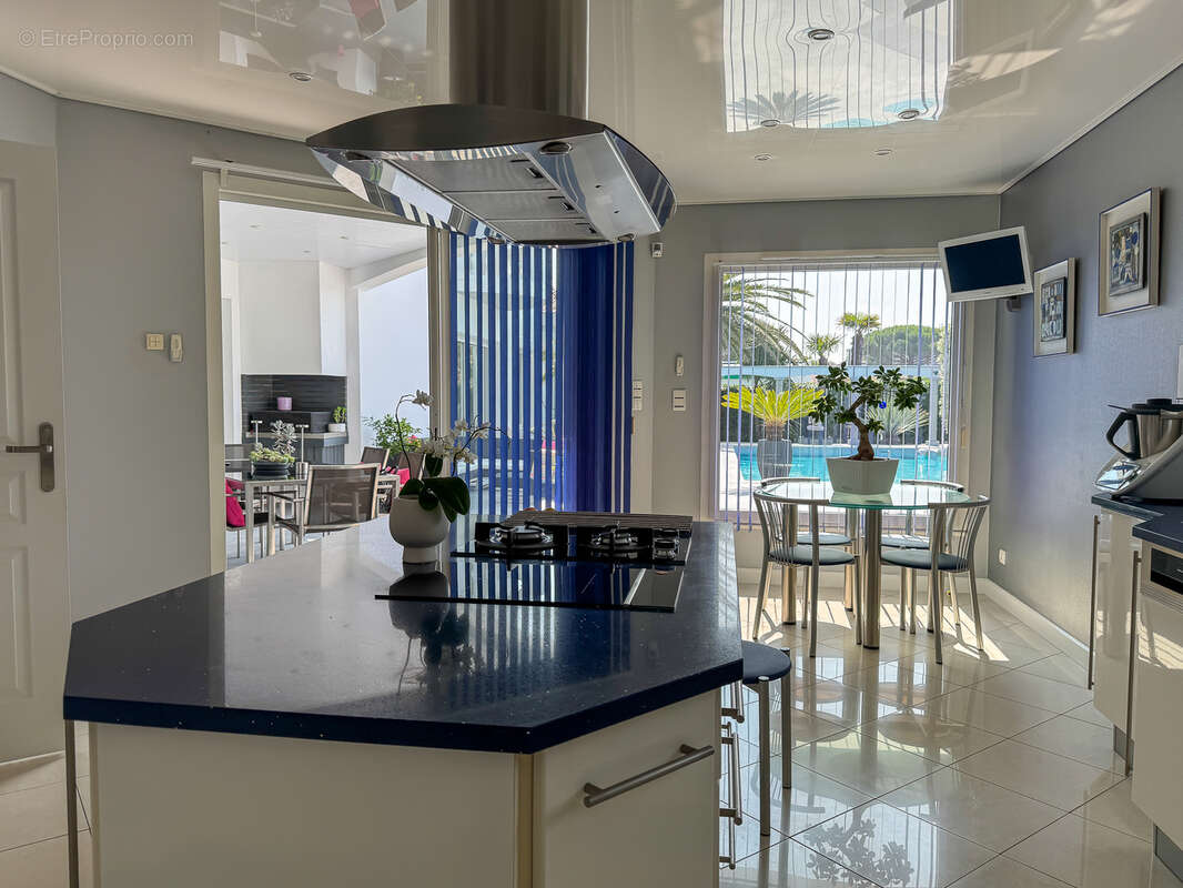 Maison à VAUX-SUR-MER