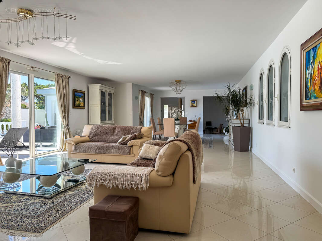 Maison à VAUX-SUR-MER