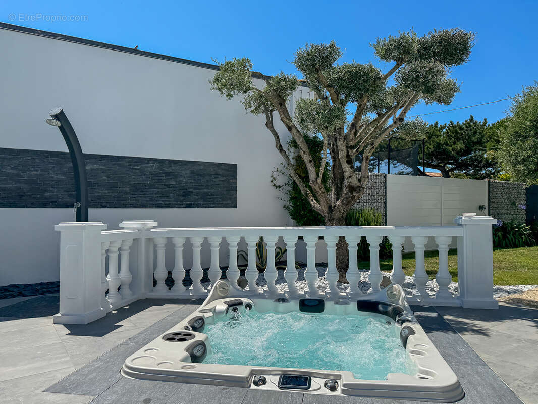 Maison à VAUX-SUR-MER