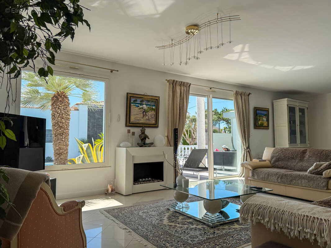 Maison à VAUX-SUR-MER