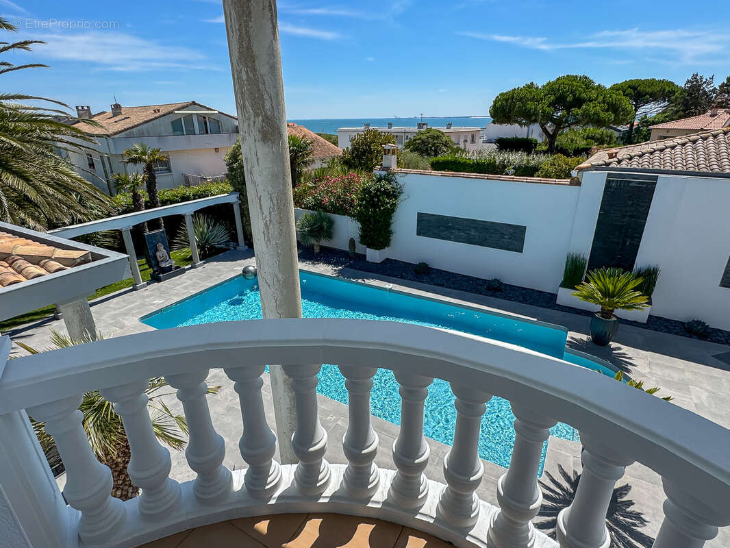 Maison à VAUX-SUR-MER