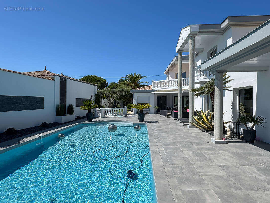 Maison à VAUX-SUR-MER