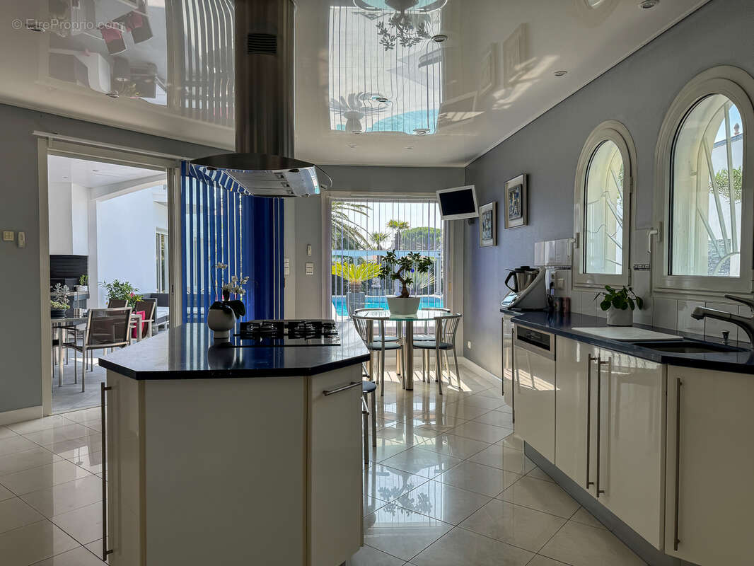 Maison à VAUX-SUR-MER