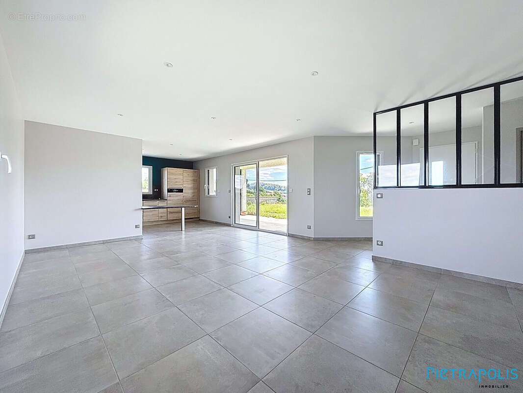 Maison à PONTCHARRA-SUR-TURDINE