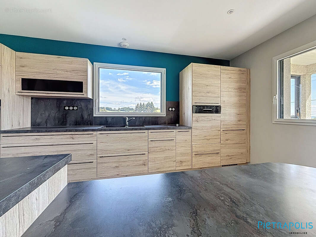 Maison à PONTCHARRA-SUR-TURDINE