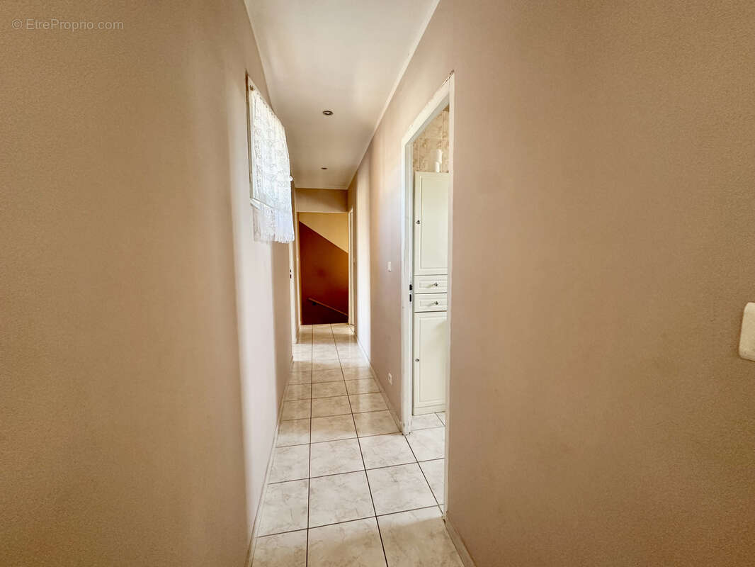 Maison à SAINT-GILLES