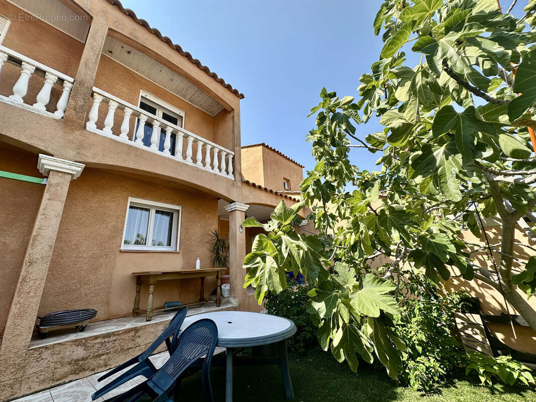 Maison à SAINT-GILLES