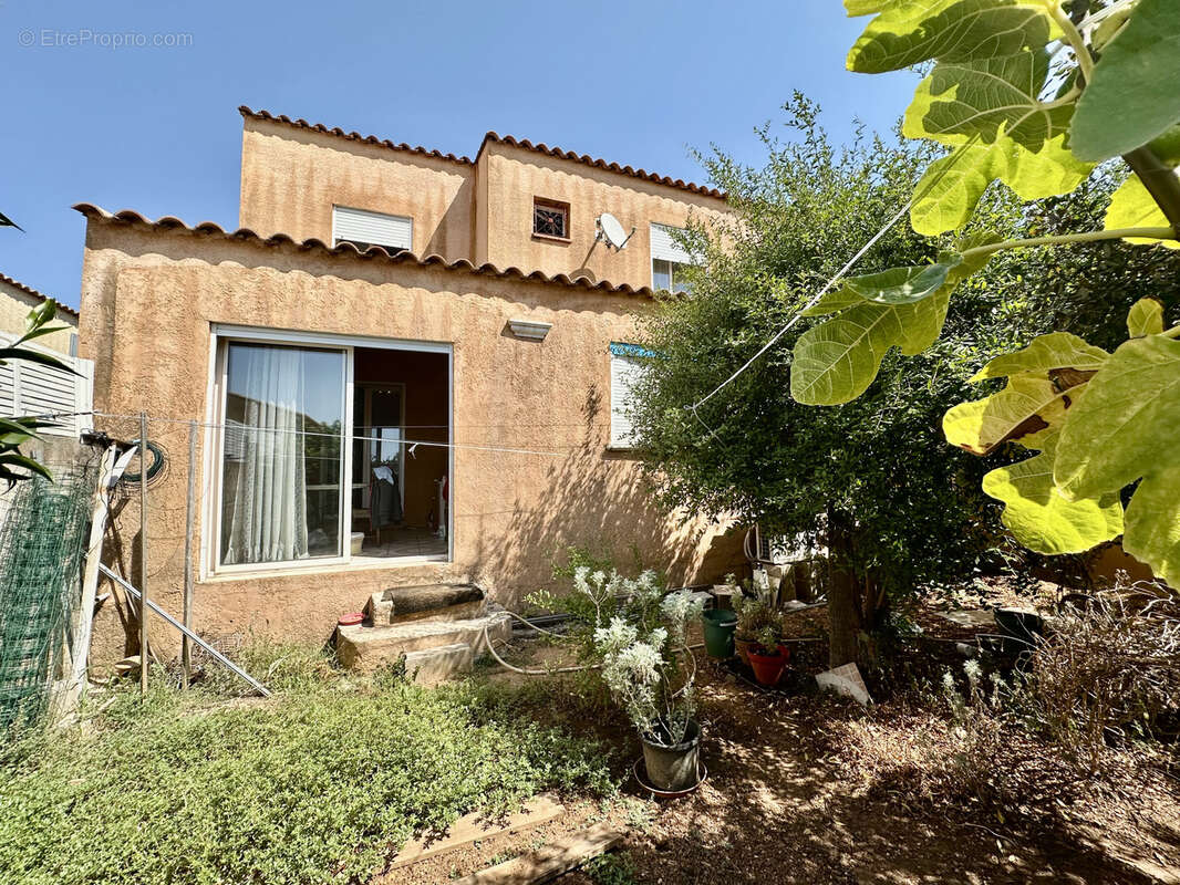 Maison à SAINT-GILLES