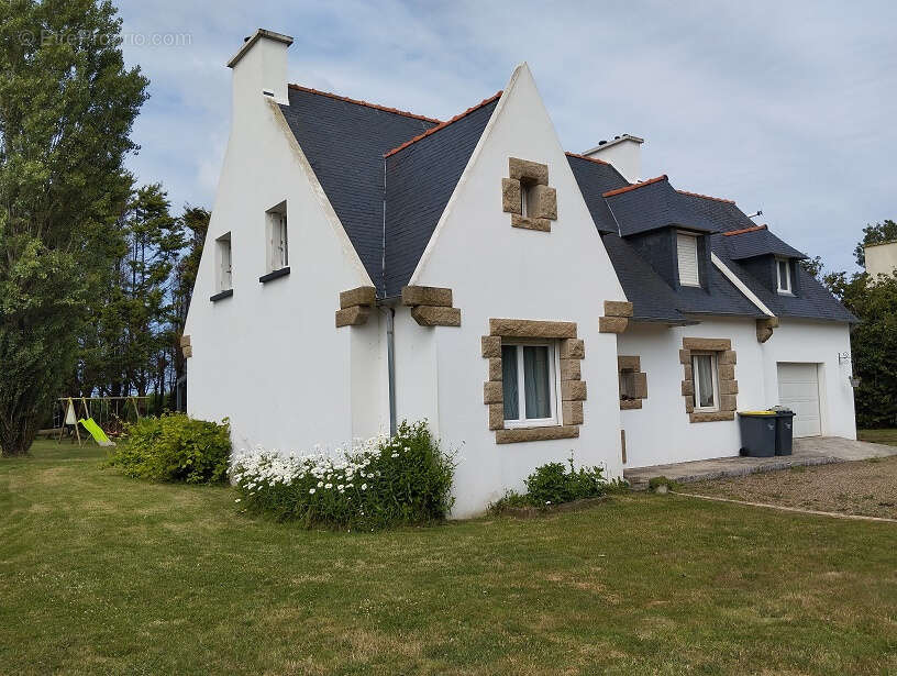 Maison à PLOMODIERN