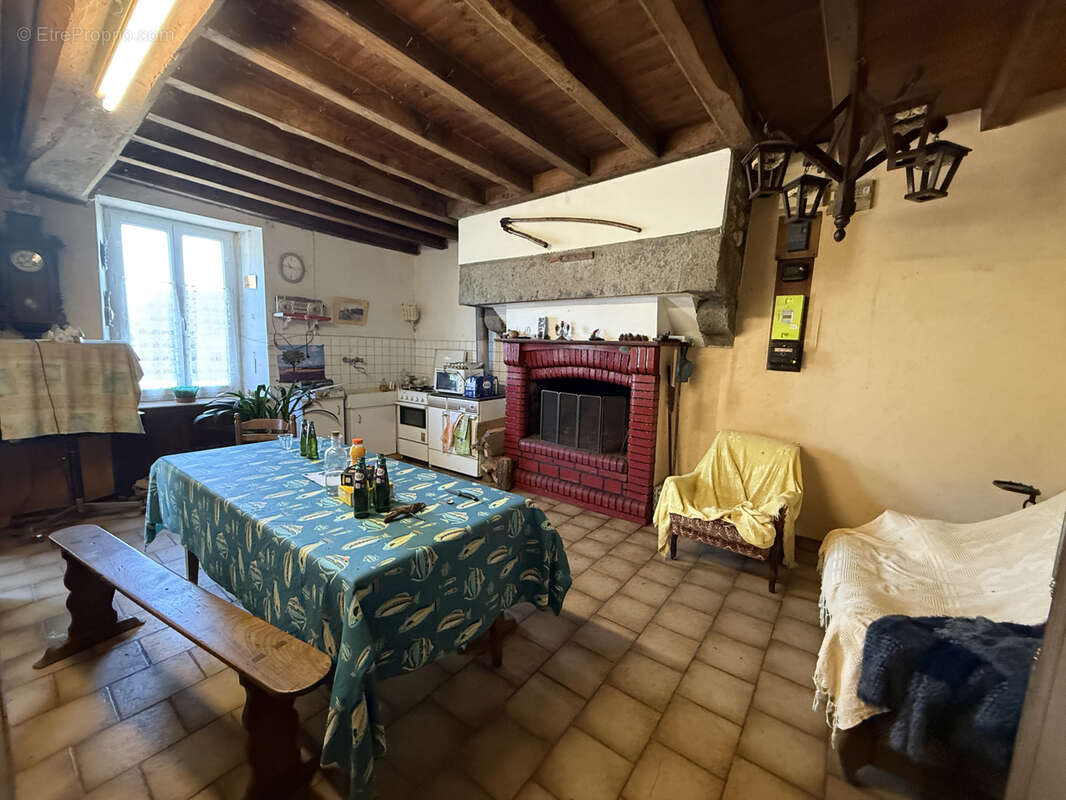 Maison à LE PETIT-CELLAND