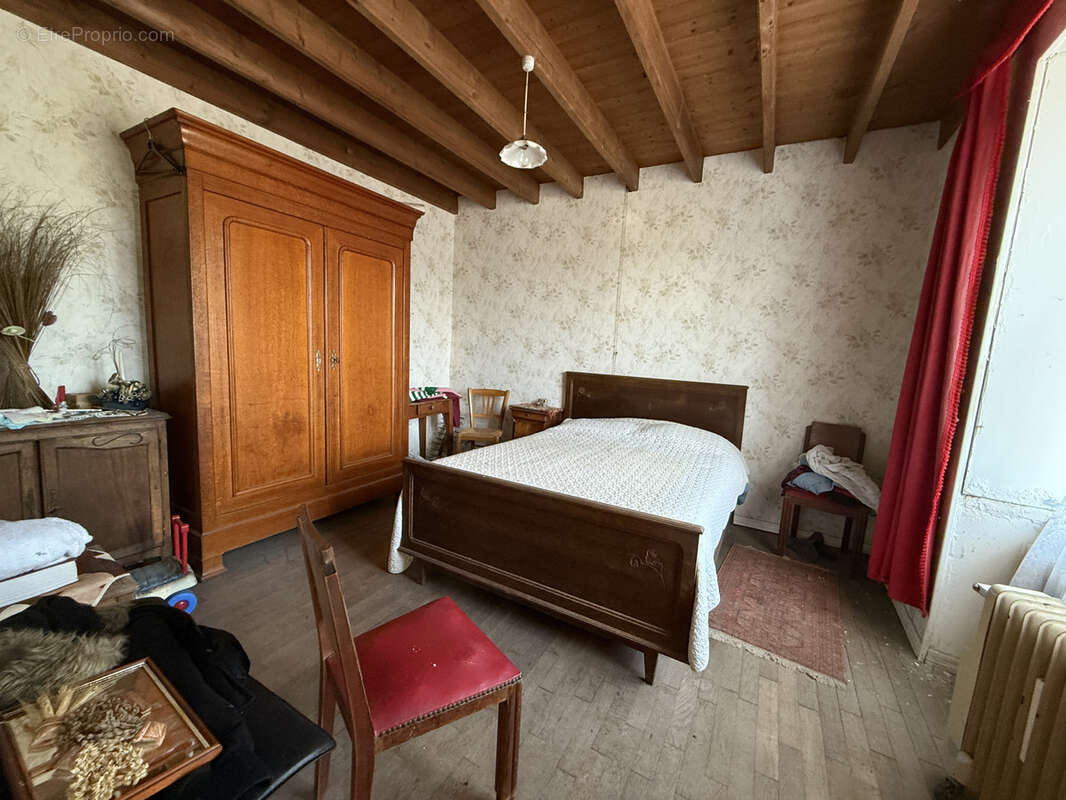 Maison à LE PETIT-CELLAND