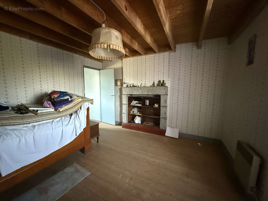 Maison à LE PETIT-CELLAND