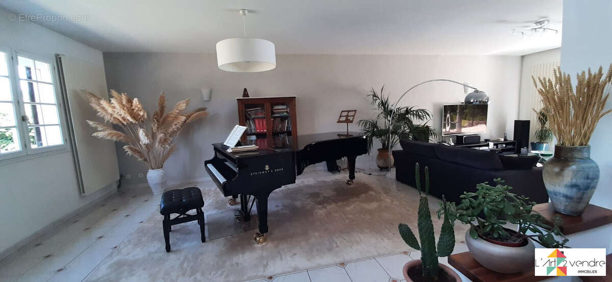 Maison à TRACY-LE-MONT