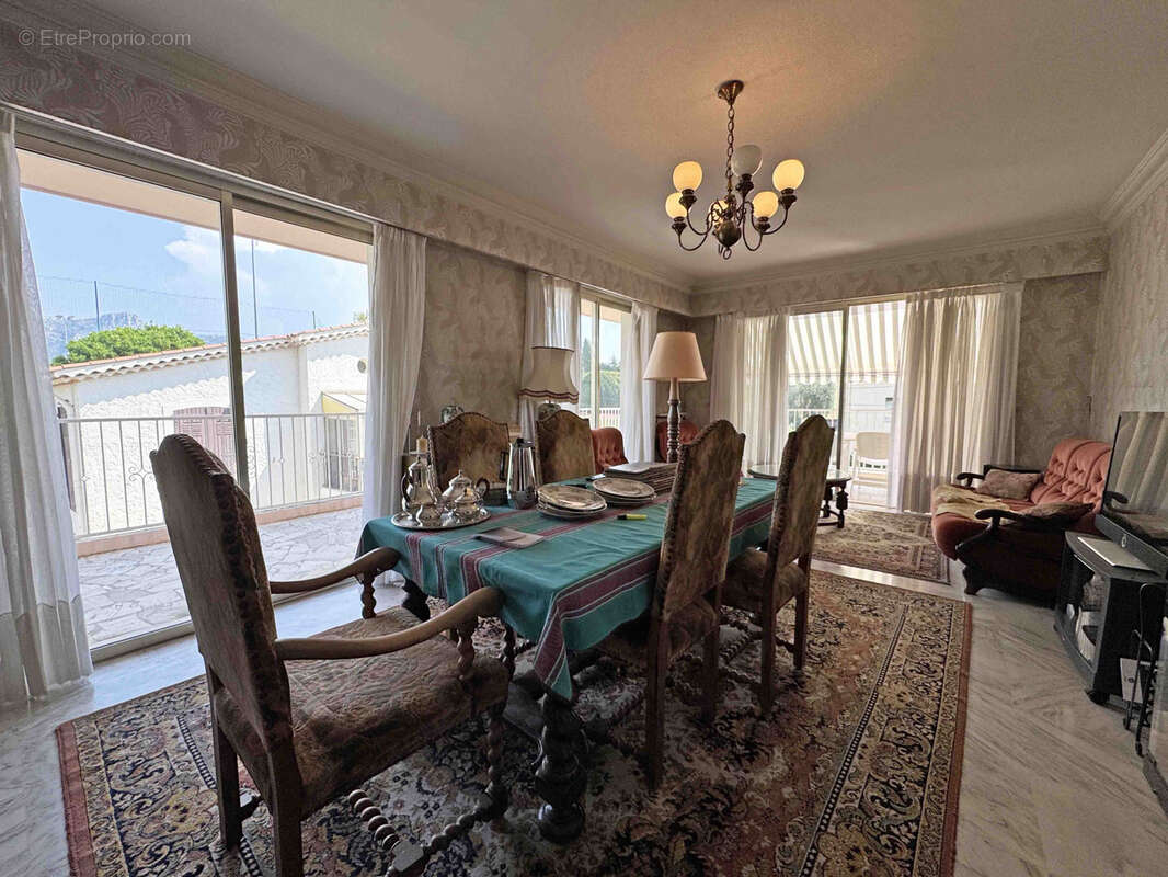 Appartement à VENCE