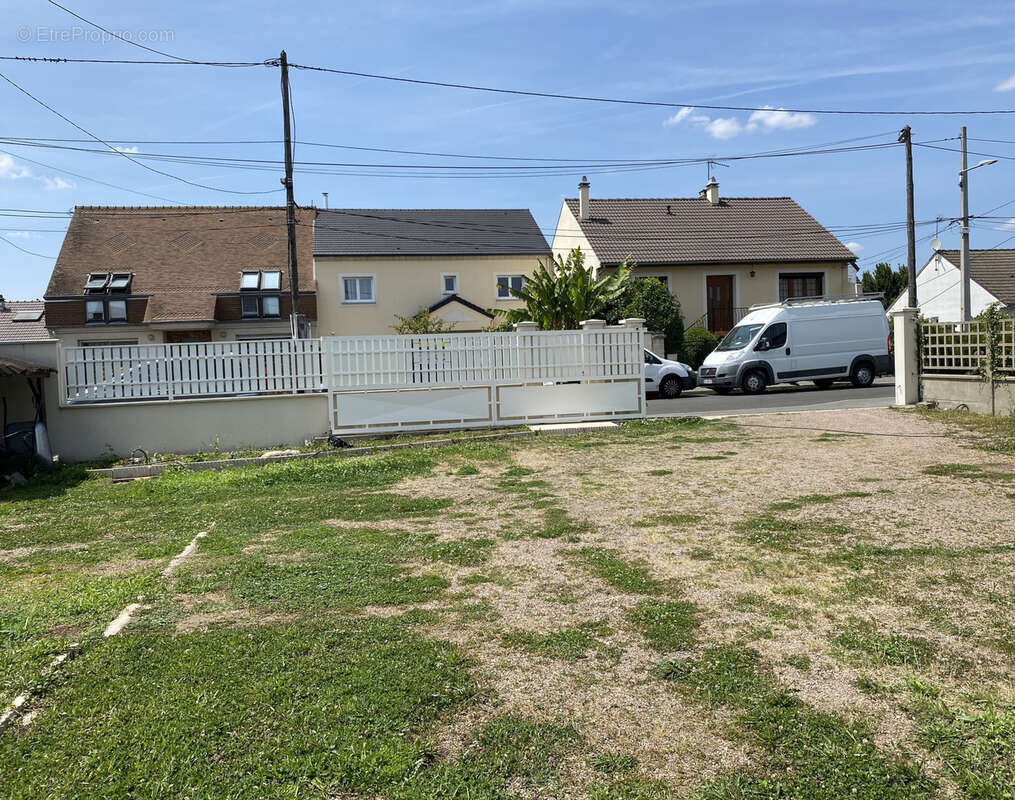 Maison à PARAY-VIEILLE-POSTE