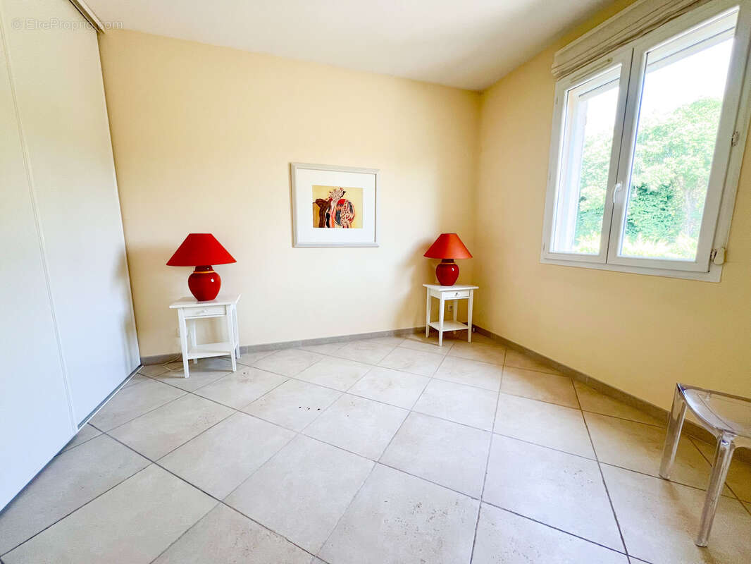 Appartement à LORGUES