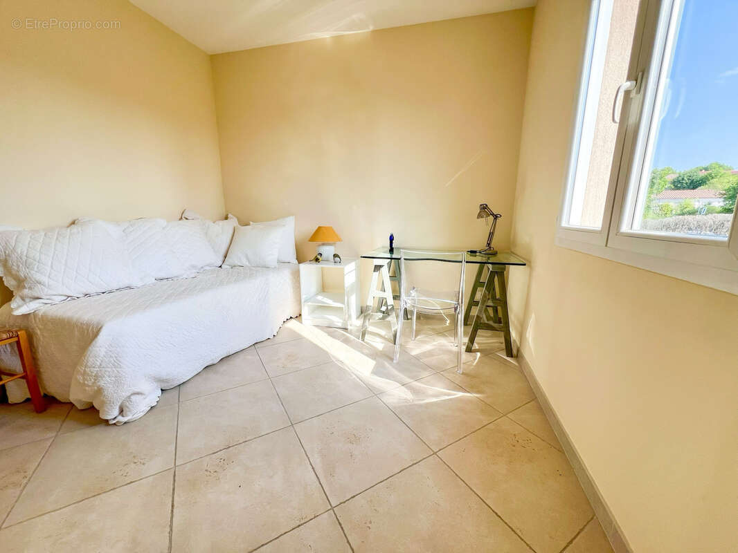 Appartement à LORGUES