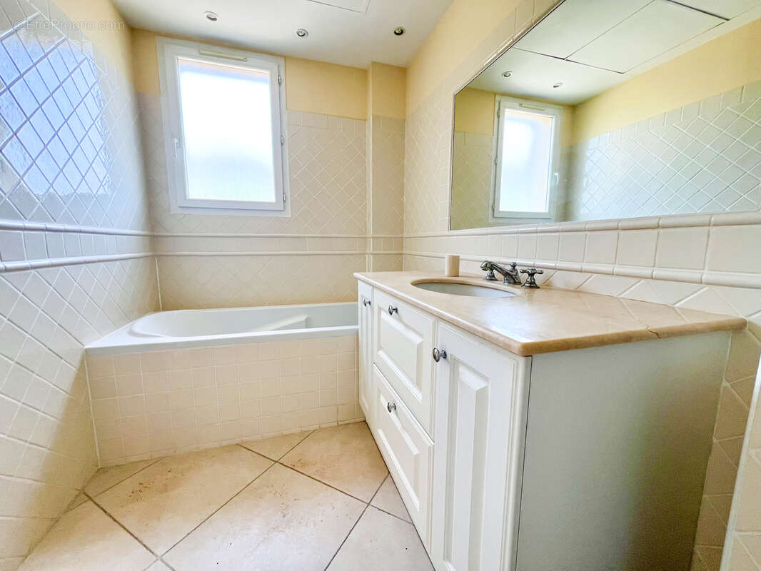 Appartement à LORGUES