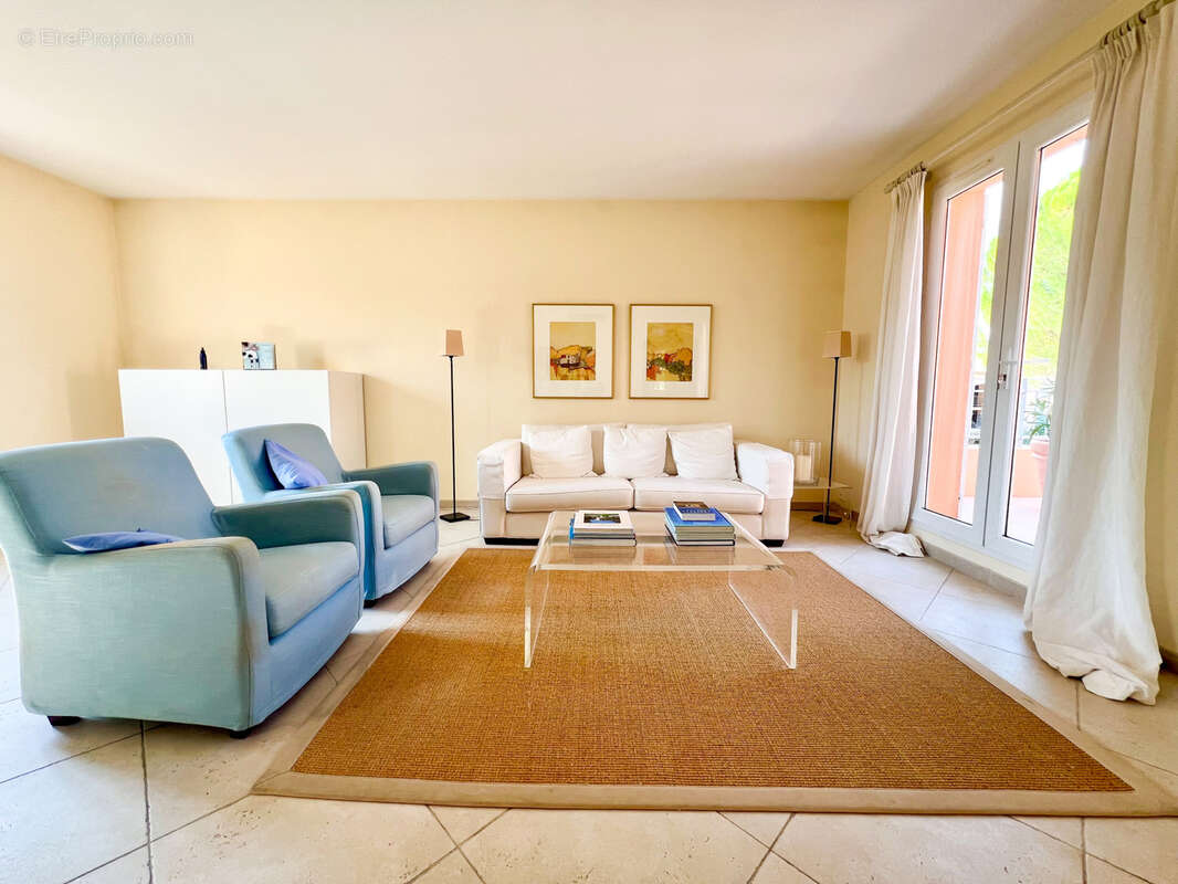 Appartement à LORGUES