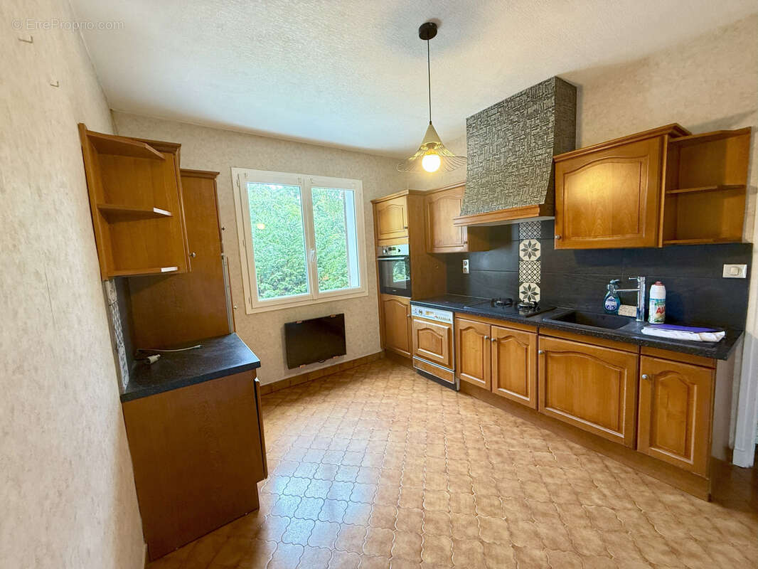 Maison à SALAISE-SUR-SANNE