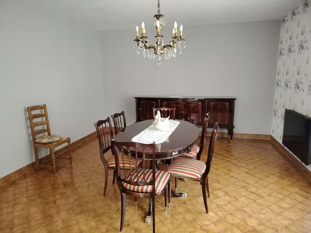 Maison à SALAISE-SUR-SANNE