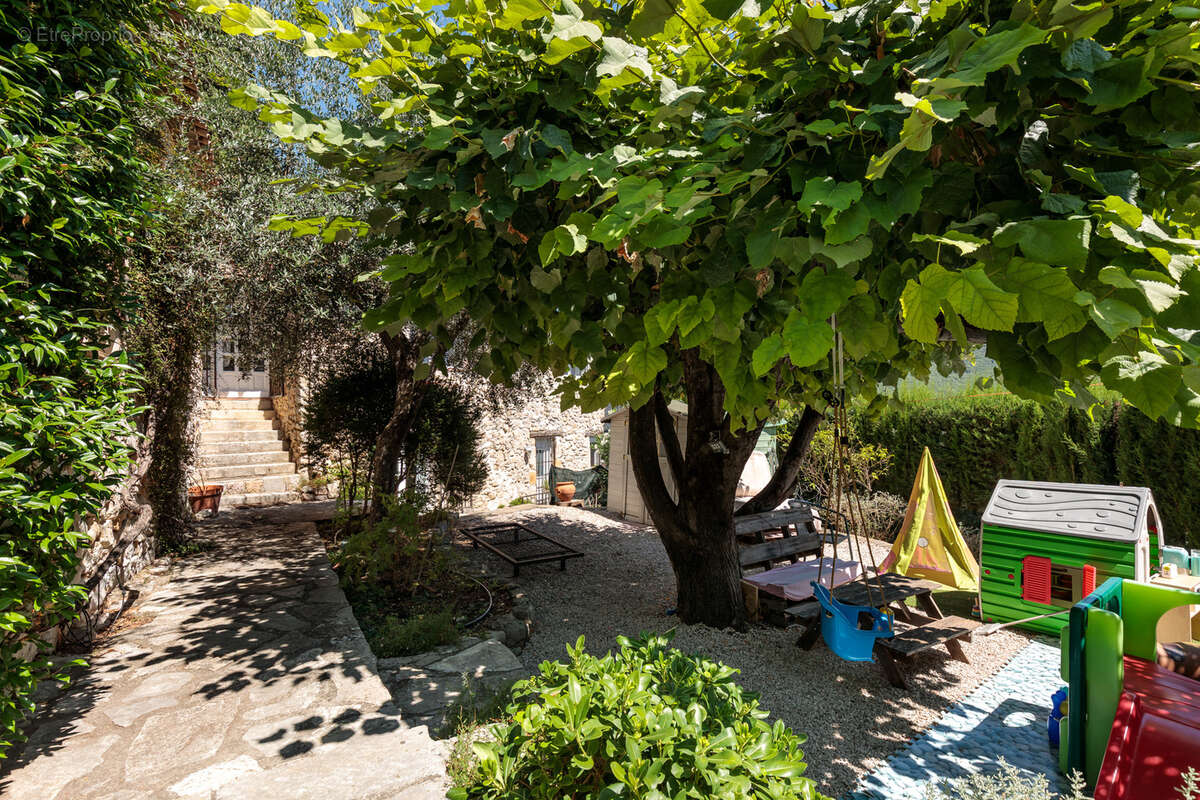 Maison à LE BAR-SUR-LOUP