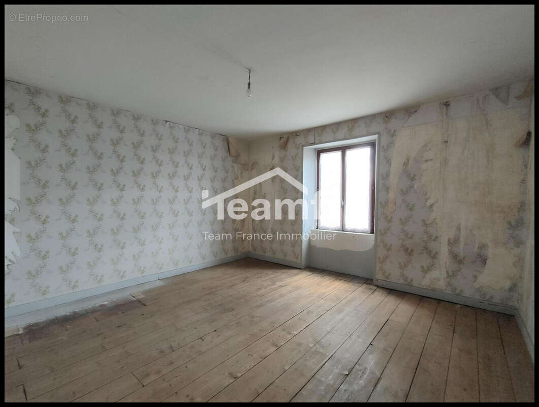 Appartement à THIERS