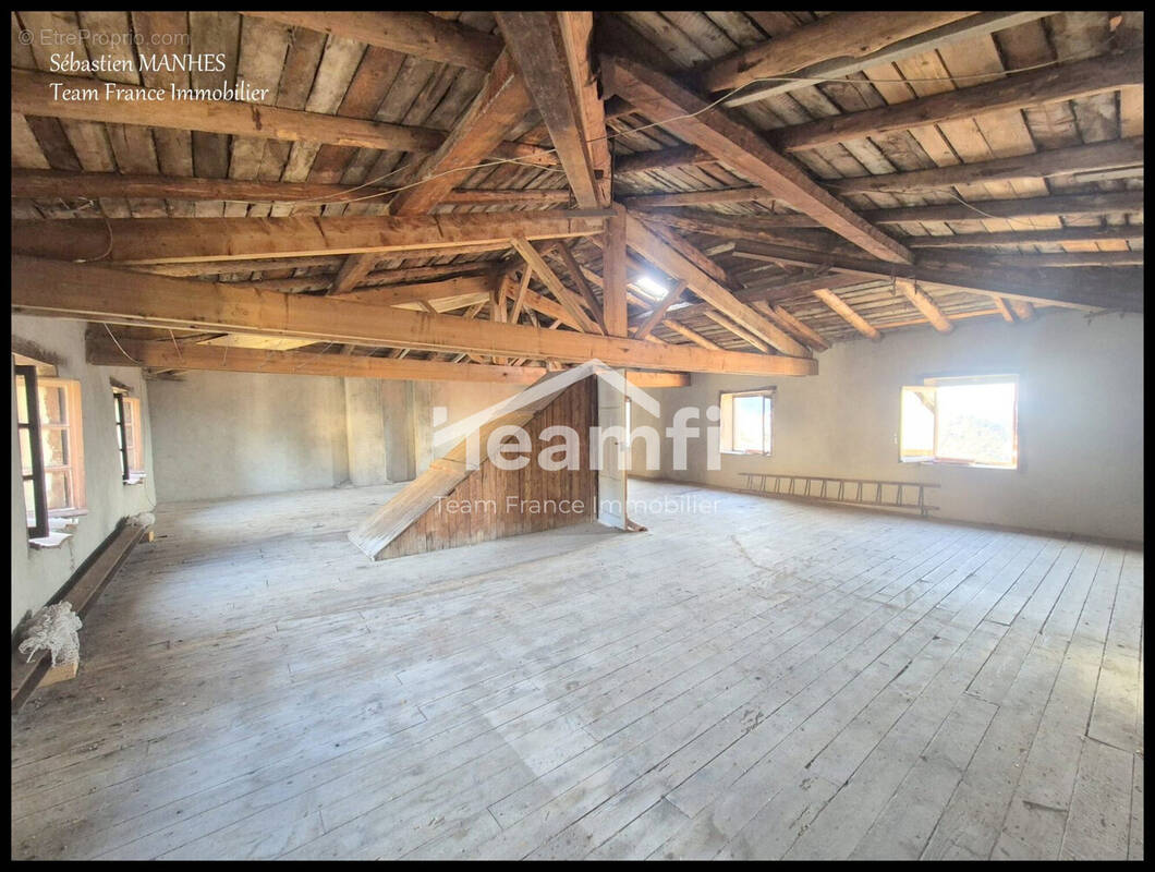 Appartement à THIERS