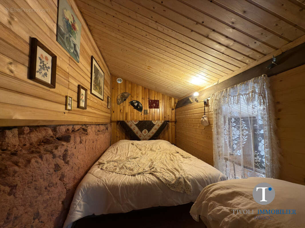 Maison à SAINT-CHRISTOLY-MEDOC