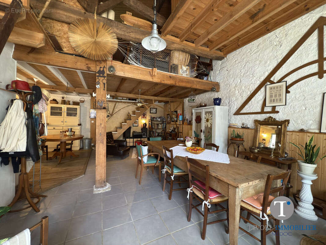 Maison à SAINT-CHRISTOLY-MEDOC