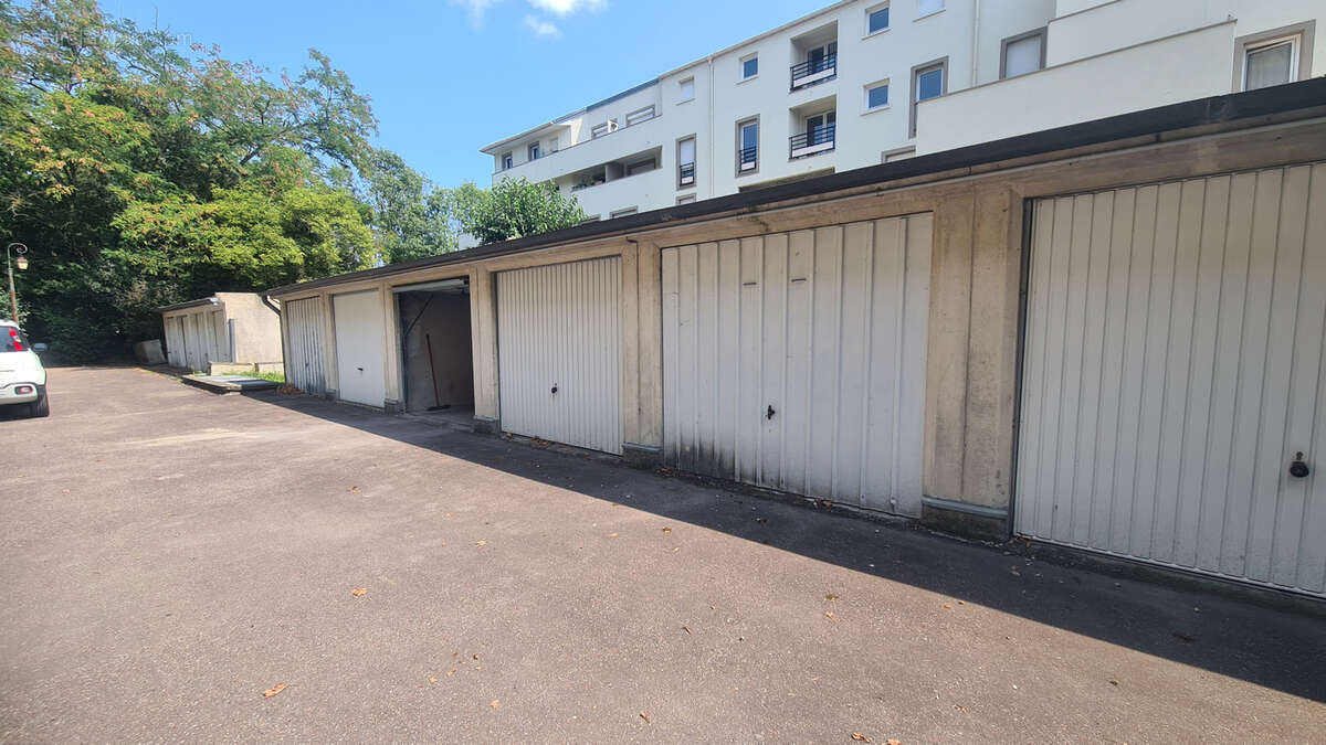 Parking à BOISSY-SAINT-LEGER