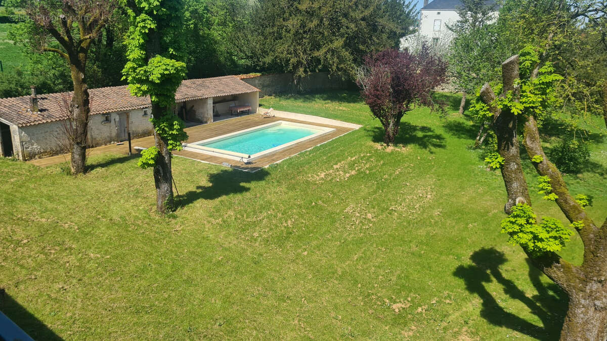 Maison à SAINT-JEAN-D&#039;ANGELY